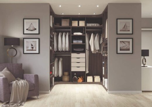 Dressing&#x20;sur&#x20;mesure&#x3A;&#x20;Comment&#x20;L&amp;&#x23;8217&#x3B;Atelier&#x20;d&amp;&#x23;8217&#x3B;&#x00C9;milie&#x20;transforme&#x20;votre&#x20;int&#x00E9;rieur&#x20;&#x00E0;&#x20;Tourtour