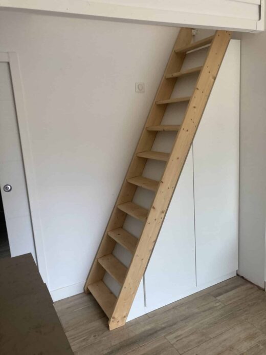Meuble&#x20;sous&#x20;escalier&#x20;sur&#x20;mesure&#x20;&#x00E0;&#x20;Lorgues&#x20;&#x3A;&#x20;l&#x2019;optimisation&#x20;parfaite&#x20;de&#x20;l&#x2019;espace