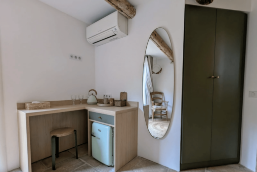 🌿 Ambiance Provençale &amp; Astuces Déco : Un Coin Chambre Aussi Charmant que Fonctionnel