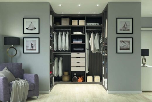 Dressing sur mesure ou standard : quel choix pour un aménagement intérieur optimal ?